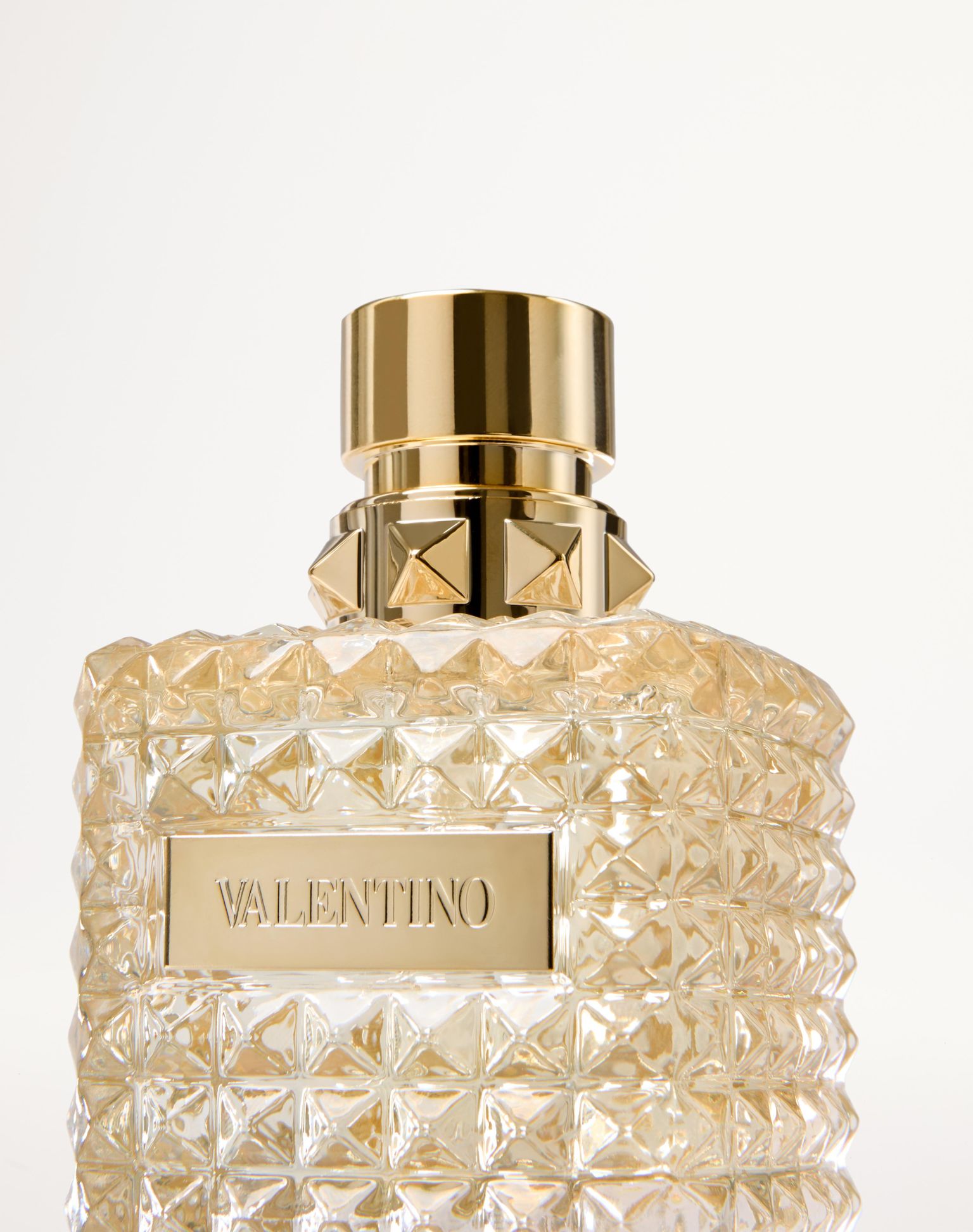 Valentino Born in Roma The Gold by Valentino fragrance – view 2 | Venba Fragrance