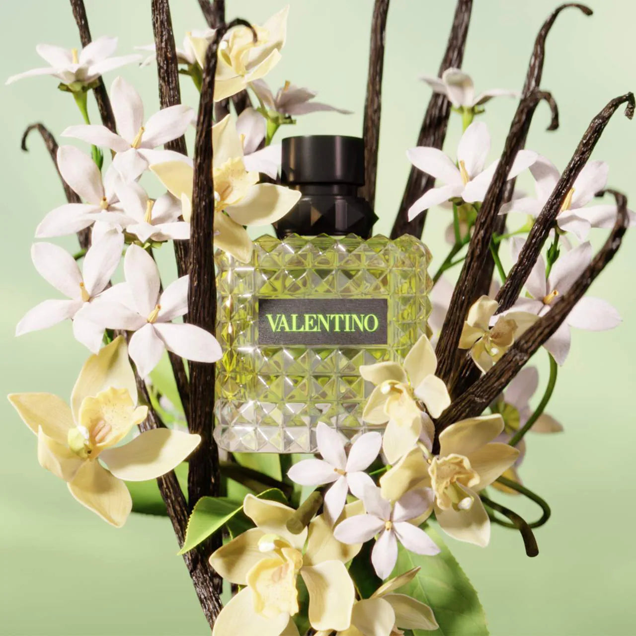 Valentino Donna Born in Roma Green by Valentino fragrance – view 2 | Venba Fragrance